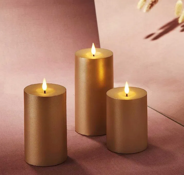شمعة ذهبي صغيرة